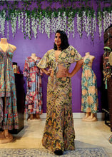 Load image into Gallery viewer, Two pieces set top and skirt