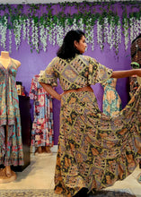 Load image into Gallery viewer, Two pieces set top and skirt