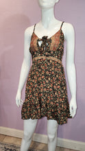 Load image into Gallery viewer, Short dress one frill
