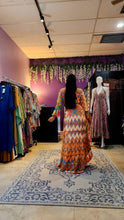 Load image into Gallery viewer, Top and skirt two piece set

