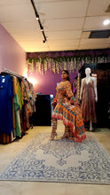 Load image into Gallery viewer, Top and skirt two piece set
