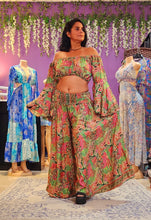 Load image into Gallery viewer, Two piece set top and pant
