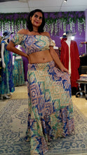 Load image into Gallery viewer, Printed Off-Shoulder Two-Piece Skirt Set
