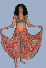 Load image into Gallery viewer, Two pieces set top and pant
